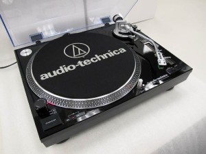 Audio-Technica AT-LP120-USB Direct-Drive Professional Turntable black